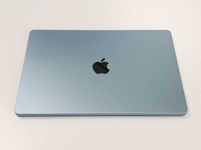 Refurbished MacBook Air M4 16/256 Just 2 months Old