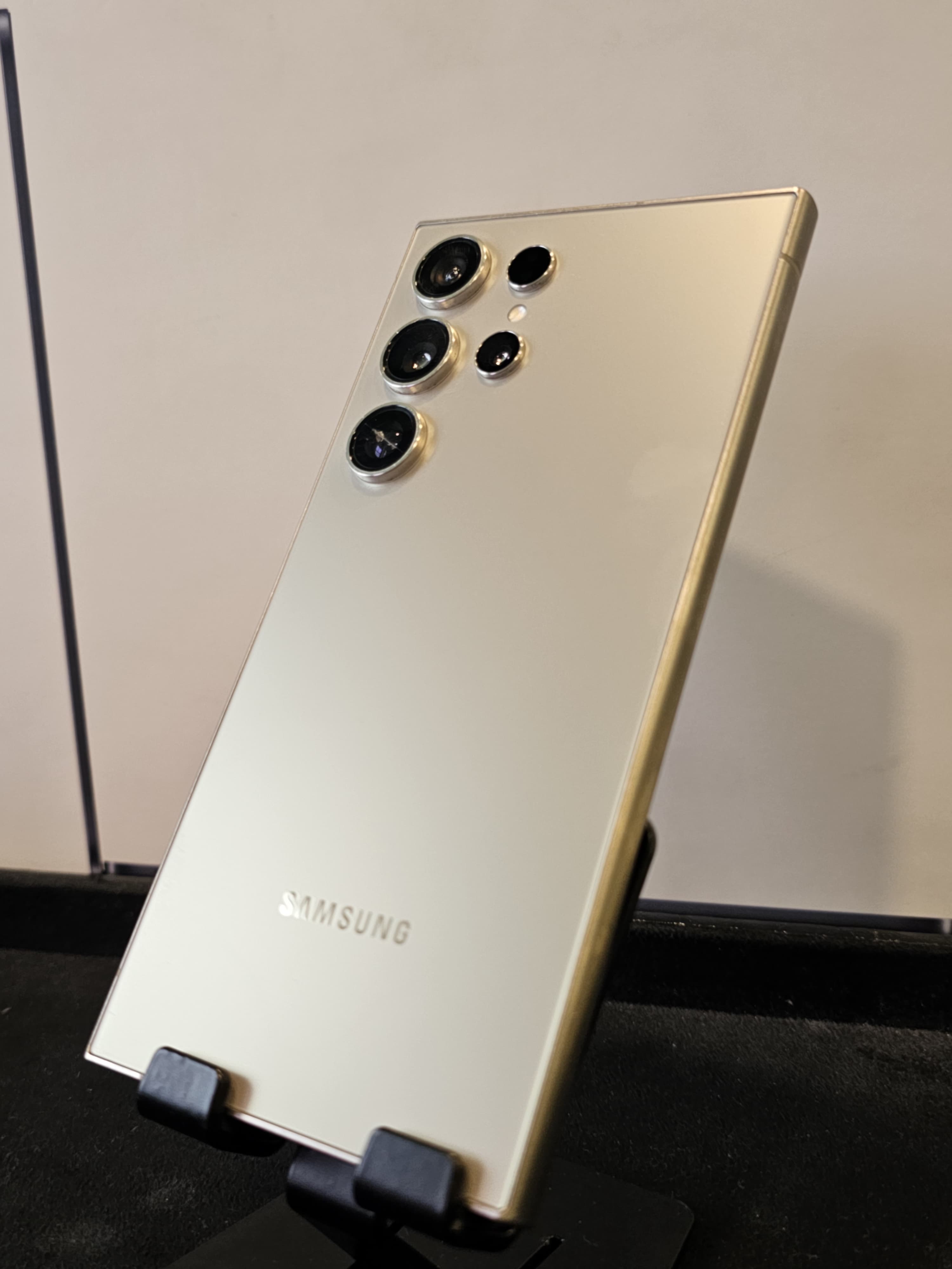 REFURBISHED SAMSUNG S24 ULTRA 256 GB photo 3