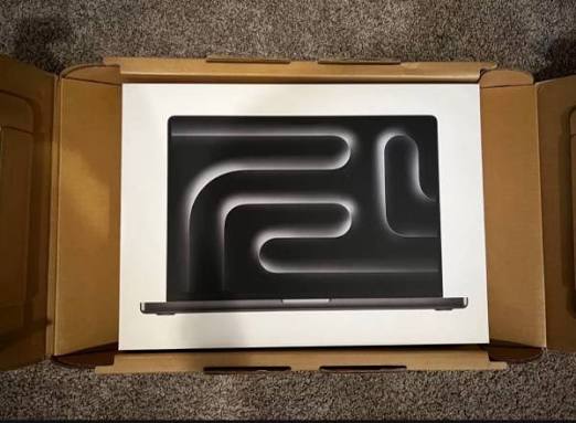 Macbook Pro M3 Pro 16 inch 36 GB RAM | 512 GB SSD photo 3